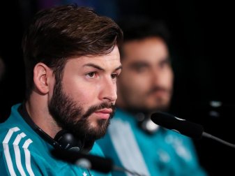Hertha-Profi Marvin Plattenhardt (l) darf in Berlin gegen Brasilien spielen. Foto: Christian Charisius Hertha-Profi Marvin Plattenhardt (l) darf in Berlin gegen Brasilien spielen. Foto: Christian Charisius