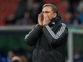 Will mit seinem Team den nächsten Schritt Richtung U21-EM in Italien und San Marino machen: DFB-Coach Stefan Kuntz. Foto: Swen Pförtner Will mit seinem Team den nächsten Schritt Richtung U21-EM in Italien und San Marino machen: DFB-Coach Stefan Kuntz. Foto: Swen Pförtner