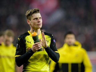 Möchte seine Karriere in Dortmund beenden: BVB-Profi Lukasz Piszczek. Foto: Matthias Balk Möchte seine Karriere in Dortmund beenden: BVB-Profi Lukasz Piszczek. Foto: Matthias Balk