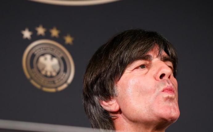 Bundestrainer Joachim Löw ist ein wertvoller Ansprechpartner, auch über den Fußball hinaus. Foto: Christian Charisisus