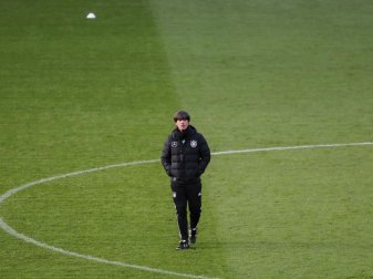 Bundestrainer Joachim Löw testet seine WM-Kandidaten in Berlin gegen Brasilien. Foto: Christian Charisius Bundestrainer Joachim Löw testet seine WM-Kandidaten in Berlin gegen Brasilien. Foto: Christian Charisius