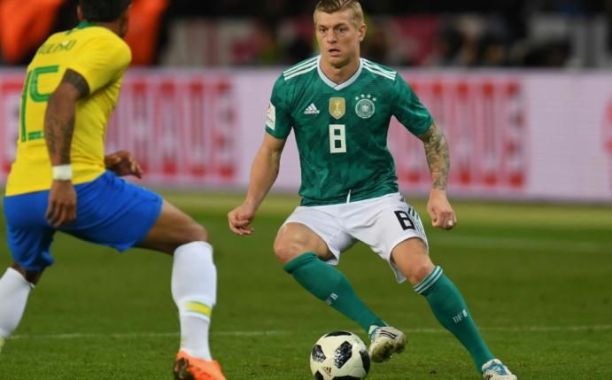 Toni Kroos (r.) war nach dem 0:1 gegen Brasilien bedient