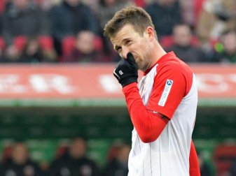 Stützt die Aussagen von Weltmeister Per Mertesacker: FCA-Kapitän Daniel Baier. Foto: Stefan Puchner