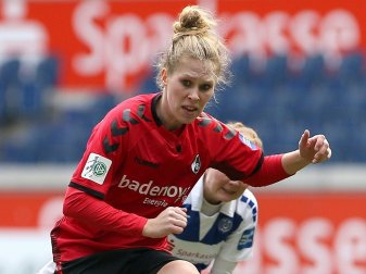 Rebecca Knaak erzielte das 3:0 für die Freiburgerinnen Rebecca Knaak erzielte das 3:0 für die Freiburgerinnen