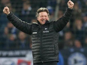 Hat seine Unterschrift unter einen neuen Vertrag bei Arminia Bielefeld gesetzt: Trainer Jeff Saibene. Foto: Friso Gentsch Hat seine Unterschrift unter einen neuen Vertrag bei Arminia Bielefeld gesetzt: Trainer Jeff Saibene. Foto: Friso Gentsch