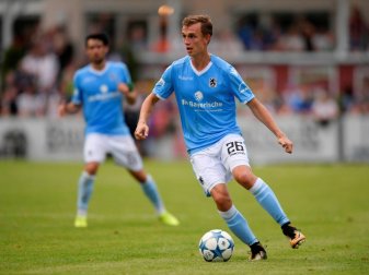 Kilian Jakob (r.) kam im vergangenen Sommer zum FCA Kilian Jakob (r.) kam im vergangenen Sommer zum FCA