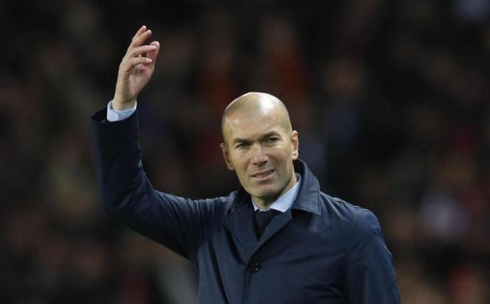 Real Madrids Trainer Zinedine Zidane muss mit seinem Team in Turin antreten. Foto: Christophe Ena/AP