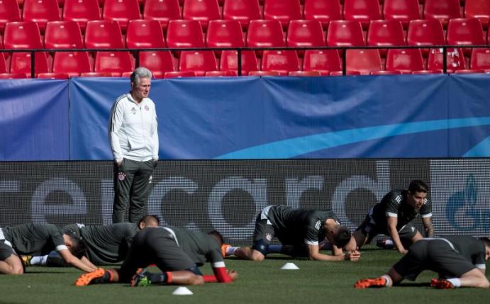 Jupp Heynckes bereitet seine Mannschaft auf die Partie gegen Sevilla vor. Foto: Sven Hoppe