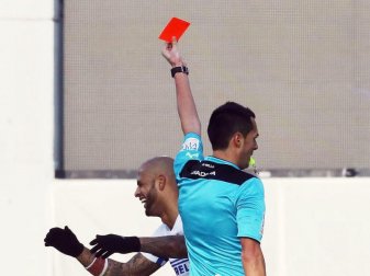 Italienische Schiedsrichter müssen sich immer mehr mit Gewalt auseinandersetzen. Foto: Elisabetta Baracchi Italienische Schiedsrichter müssen sich immer mehr mit Gewalt auseinandersetzen. Foto: Elisabetta Baracchi