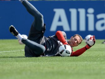 Manuel Neuer hat das erste leichte Torwarttraining gut weggesteckt. Foto: Andreas Gebert
