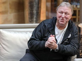 Horst Hrubesch will mit seinem Team spielerisch überzeugen. Foto: Jan Woitas