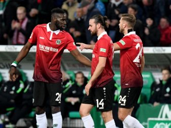 Hannover 96 hat mit dem 2:0 gegen Werder Bremen einen wichtigen Heimsieg geholt. Foto: Peter Steffen Hannover 96 hat mit dem 2:0 gegen Werder Bremen einen wichtigen Heimsieg geholt. Foto: Peter Steffen