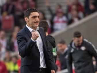 Brachte den VfB Stuttgart zurück in die Erfolgsspur: Trainer Tayfun Korkut. Foto: Sebastian Gollnow Brachte den VfB Stuttgart zurück in die Erfolgsspur: Trainer Tayfun Korkut. Foto: Sebastian Gollnow