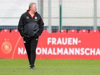 Zieht sich nach Vertragsende beim DFB zurück: Frauen-Interimstrainer Horst Hrubesch. Foto: Jan Woitas Zieht sich nach Vertragsende beim DFB zurück: Frauen-Interimstrainer Horst Hrubesch. Foto: Jan Woitas
