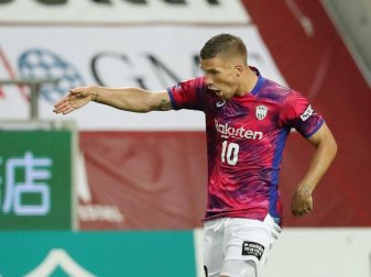 Feierte mit Vissel Kobe den zweiten Saisonsieg: Weltmeister Lukas Podolski. Foto: dpa