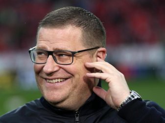 Gladbachs Sportdirektor Max Eberl hat sich bei Schiedsrichterin Bibiana Steinhaus für Beschimpfungen der Fans entschuldigt. Thomas Frey Foto: Thomas Frey Gladbachs Sportdirektor Max Eberl hat sich bei Schiedsrichterin Bibiana Steinhaus für Beschimpfungen der Fans entschuldigt. Thomas Frey Foto: Thomas Frey