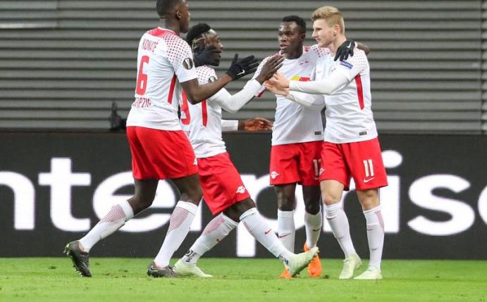 Leipzigs Spieler Ibrahima Konaté (l-r), Jean-Kevin Augustin, Bruma und Timo Werner jubeln nach einem Treffer von Werner. Foto: Jan Woitas