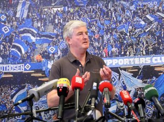 HSV-Sportdirektor Bernhard Peters glaubt an die Rettung. Foto: Christian Charisius