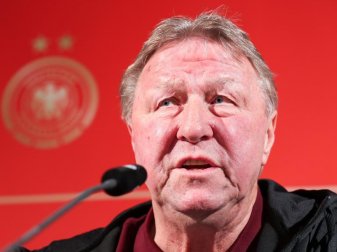 Interims-Bundestrainer Horst Hrubesch glaubt, dass das Kandidaten-Casting bei den Frauen bald beendet sein wird. Foto: Jan Woitas Interims-Bundestrainer Horst Hrubesch glaubt, dass das Kandidaten-Casting bei den Frauen bald beendet sein wird. Foto: Jan Woitas