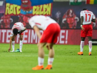 Nach der Niederlage gegen Leverkusen haben die Spieler von RB Leipzig seelischen Aufbau nötig. Foto: Jan Woitas Nach der Niederlage gegen Leverkusen haben die Spieler von RB Leipzig seelischen Aufbau nötig. Foto: Jan Woitas