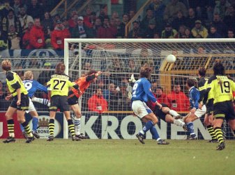 Historisch: Lehmann trifft 1997 per Kopf zum Ausgleich Historisch: Lehmann trifft 1997 per Kopf zum Ausgleich