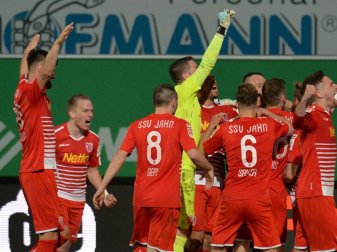 Jahn Regensburg hat weiterhin Chancen auf den direkten Durchmarsch in die Fußball-Bundesliga. Foto: Timm Schamberger Jahn Regensburg hat weiterhin Chancen auf den direkten Durchmarsch in die Fußball-Bundesliga. Foto: Timm Schamberger