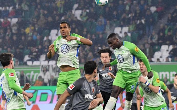 Kein Sieger im Duell Wolfsburg gegen Augsburg. Foto: Peter Steffen