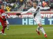 Ibrahimovic (r.) jubelt, Schweinsteiger (l.) machtlos