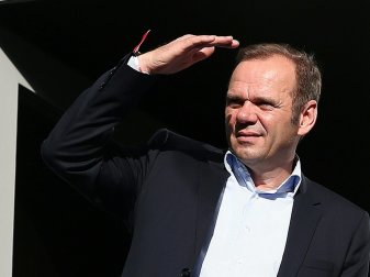 Bernd Hoffmann möchte den HSV im Sommer neu aufstellen Bernd Hoffmann möchte den HSV im Sommer neu aufstellen