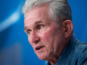 Bayern-Trainer Jupp Heynckes muss mit seinem Team in Leverkusen antreten. Foto: Sven Hoppe