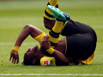 Batshuayi hat sich beim Derby eine Verletzung zugezogen Batshuayi hat sich beim Derby eine Verletzung zugezogen