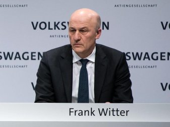 Der neue Aufsichtsratschef Frank Witter hat früher selber Fußball gespielt. Foto: Jörg Carstensen Der neue Aufsichtsratschef Frank Witter hat früher selber Fußball gespielt. Foto: Jörg Carstensen