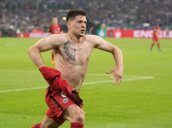 Frankfurts Luka Jovic war der Matchwinner auf Schalke. Foto: Bernd Thissen Frankfurts Luka Jovic war der Matchwinner auf Schalke. Foto: Bernd Thissen