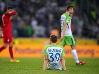 Die Wolfsburger waren nach dem 0:3 bedient. Foto: Marius Becker Die Wolfsburger waren nach dem 0:3 bedient. Foto: Marius Becker