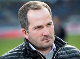 Möchte möglichst schnell 40 Punkte: Augsburgs Trainer Manuel Baum. Foto: Swen Pförtner Möchte möglichst schnell 40 Punkte: Augsburgs Trainer Manuel Baum. Foto: Swen Pförtner