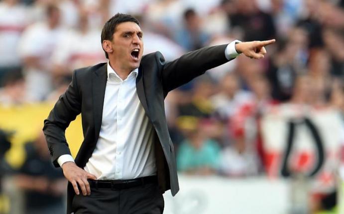 Arbeitet mit Erfolg bei VfB: Trainer Taifun Korkut. Foto: Andreas Gebert