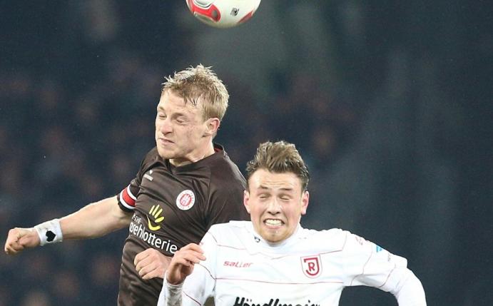 Oliver Hein (r.) verlängert bei Jahn Regensburg bis 2020