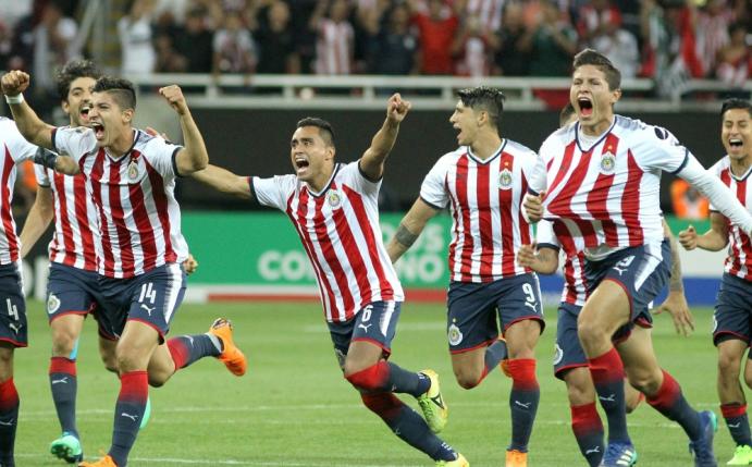 Nach dem Elfmeterschießen jubelten die "Chivas"