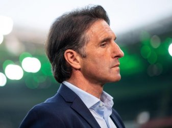 Wolfsburgs Trainer Bruno Labbadia trifft auf seinen Ex-Club Hamburg. Foto: Marius Becker Wolfsburgs Trainer Bruno Labbadia trifft auf seinen Ex-Club Hamburg. Foto: Marius Becker