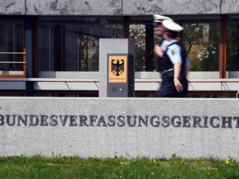 Das Bundesverfassungsgericht urteilte zu Stadionverboten. Foto: Uli Deck Das Bundesverfassungsgericht urteilte zu Stadionverboten. Foto: Uli Deck