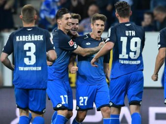 Die Spieler von 1899 Hoffenheim feiern den Treffer zum 2:1 gegen Hannover 96. Foto: Uwe Anspach Die Spieler von 1899 Hoffenheim feiern den Treffer zum 2:1 gegen Hannover 96. Foto: Uwe Anspach
