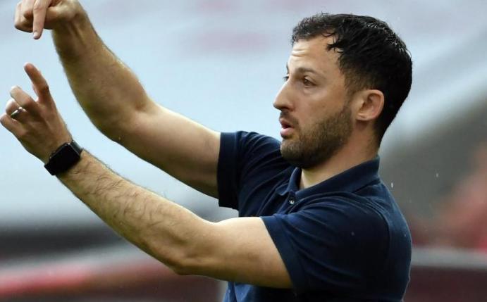 Soll langfritig die sportliche Richtung bei Schalke vorgeben: Trainer Domenico Tedesco. Foto: Federico Gambarini