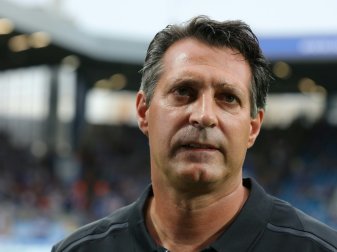 KSC-Trainer Schwartz sieht keine Tore seiner Mannschaft KSC-Trainer Schwartz sieht keine Tore seiner Mannschaft