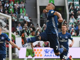 Nach 246 Tagen durfte Bobby Wood wieder über ein Tor und der HSV über einen Auswärtssieg jubeln. Foto: Peter Steffen Nach 246 Tagen durfte Bobby Wood wieder über ein Tor und der HSV über einen Auswärtssieg jubeln. Foto: Peter Steffen