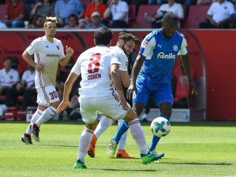 Kiel schlägt Ingolstadt und bleibt im Aufstiegsrennen Kiel schlägt Ingolstadt und bleibt im Aufstiegsrennen