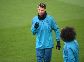 Superstar Cristiano Ronaldo (l) will Real Madrid ins Champions-League-Finale schießen. Foto: Andreas Gebert Superstar Cristiano Ronaldo (l) will Real Madrid ins Champions-League-Finale schießen. Foto: Andreas Gebert