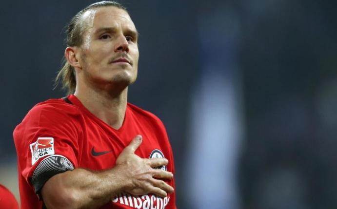 Alexander Meier würde gerne weiter für Eintracht Frankfurt auf Torejagd gehen. Foto: Ina Fassbender