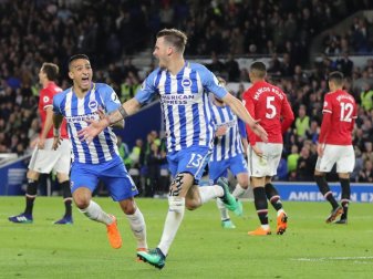Pascal Groß (r) jubelt mit einem Teamkameraden über sein Tor gegen Manchester United. Es ist sein erster Treffer für Brighton & Hove Albions. Foto Gareth Fuller/PA Wire Foto: Gareth Fuller Pascal Groß (r) jubelt mit einem Teamkameraden über sein Tor gegen Manchester United. Es ist sein erster Treffer für Brighton & Hove Albions. Foto Gareth Fuller/PA Wire Foto: Gareth Fuller