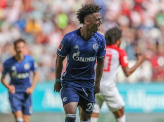 Thilo Kehrer mit dem Auftakttor für die Schalker