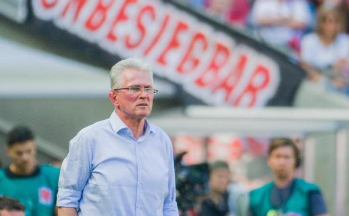 Münchens Trainer Jupp Heynckes weiß mit den Spielern umzugehen. Foto: Rolf Vennenbernd